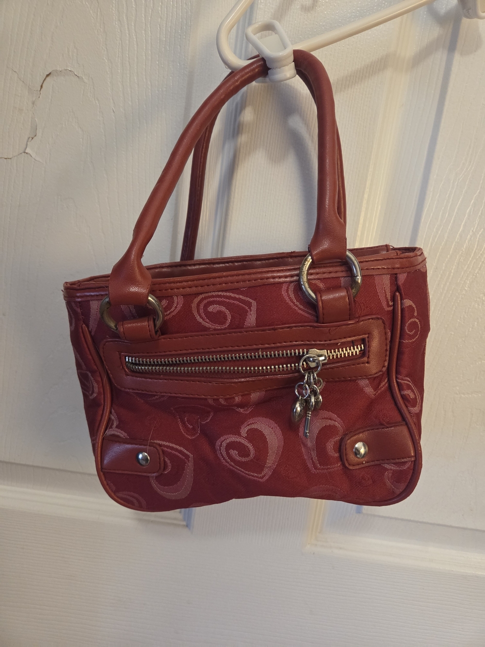 Red Heart-Print Women’s Handbag - Unbranded
